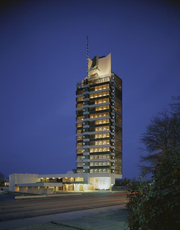 The Inn At Price Tower Bartlesville Bagian luar foto