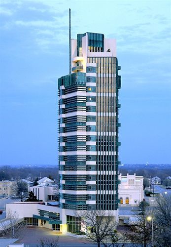 The Inn At Price Tower Bartlesville Bagian luar foto